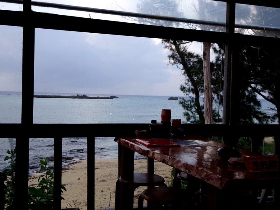 恩納村の沖縄ダイニング『海の家』は海の見える沖縄料理居酒屋